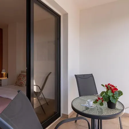 Polyn 1- Bedroom In Appartement *